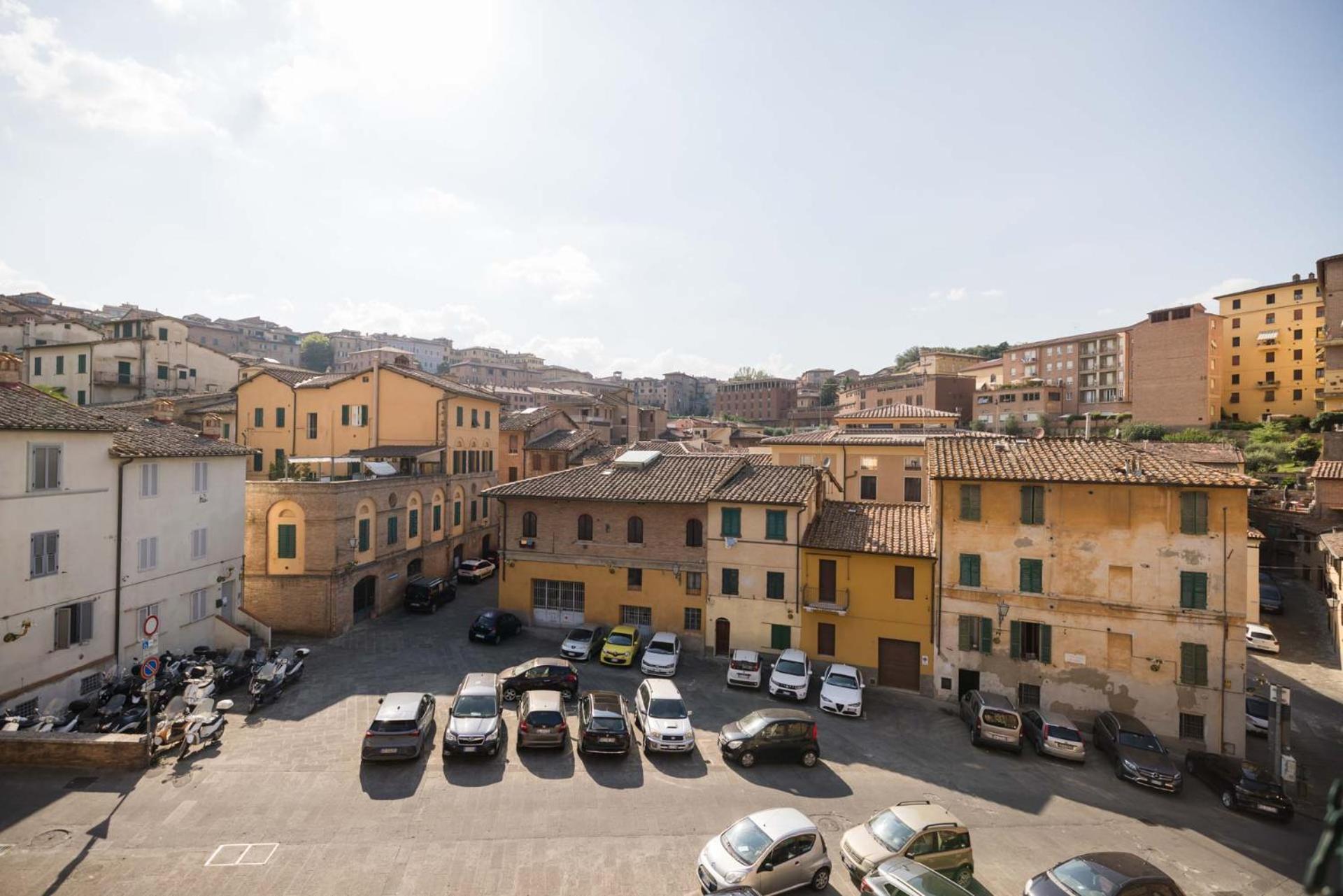 Appartamento Sui Tetti Di Ovile Siena Exterior foto